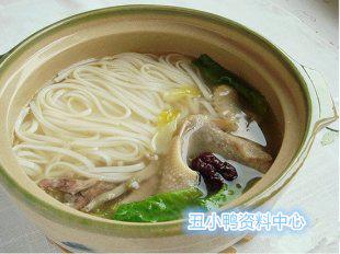 重庆鸡汤砂锅米线（附砂锅米线专用酱料、自制汤料、麻辣料制法）