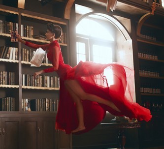 2015年最新展会婚纱样片 高端另类悬浮摄影主题样照 c