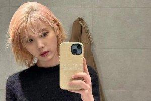 IU粉金短发利落吸睛 换发色的心思又蠢蠢欲动了