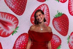 全网爆红!Hailey Bieber掀起食物风彩妆潮