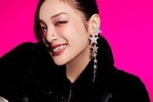 韩国大热女团引发Y2K牙钻美妆热潮