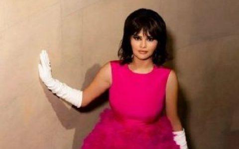 比MV更有戏剧性的是Selena Gomez的复古发型！