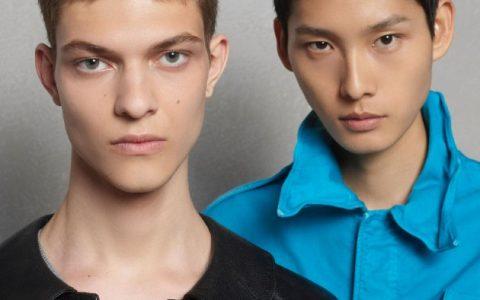 PRADA2025春夏男装时装秀-美妆全球创意彩妆艺术大师Lynsey Alexander打造秀场肌肤本质