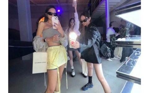 五一假期拍照模板 姐妹造型和穿搭的精髓