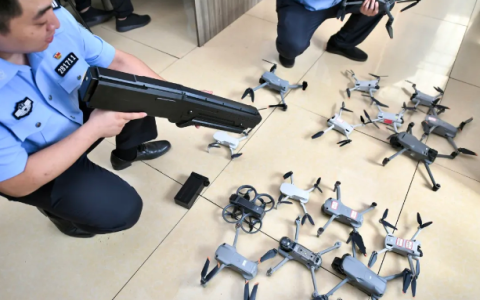 利用干扰器拦截无人机并进行盗窃，天津公安刑拘两名嫌疑人