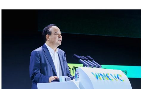 宁德时代曾毓群：新的电池护照标准不久后发布，明年将全部实现“零碳工厂”