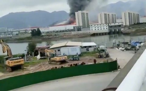 宁德市应急管理局：已在宁德时代生产基地灭火，现场目前无人伤亡