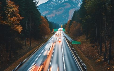 国庆返程高峰将至，10 月 5 日全社会跨区域人员流动量超 2.8 亿人次