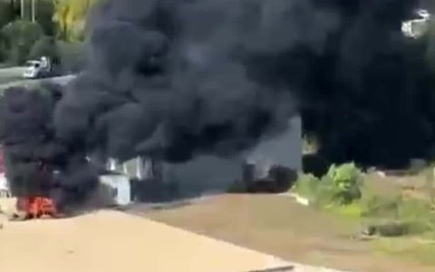 大连一架直升机损毁，官方通报系驾驶员操作不当致 2 人轻伤、现场火势已扑灭