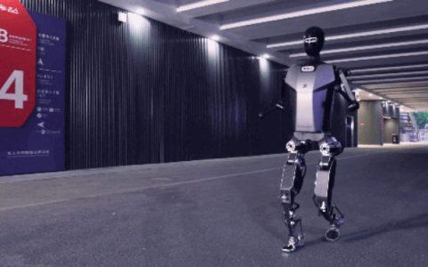 2026年人形机器人产业规模将突破200亿元
