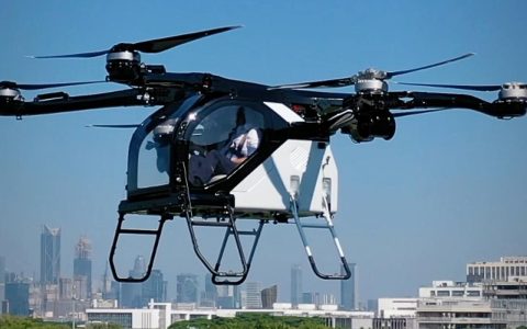 小鹏汇天“陆地航母”完成载人首飞，11 月 12 日中国航展公开亮相