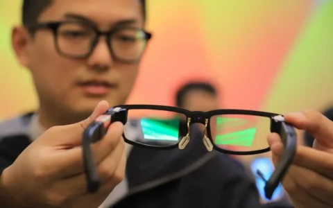 全球首款 | 东南大学电子科学与工程学院科研团队发布偏振体全息光波导AR眼镜