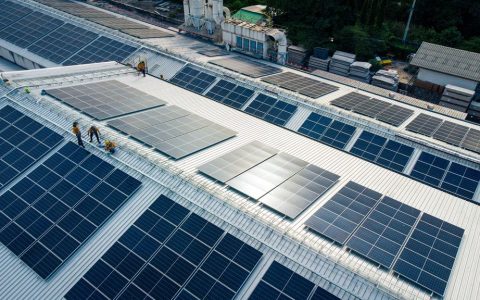 美企争相拥抱太阳能：Meta、谷歌、亚马逊等巨头引领，掀起清洁能源投资狂潮