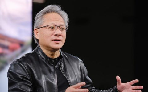 英伟达股价大涨 黄仁勋慈善基金捐赠金额翻倍