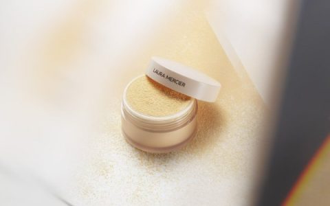 全新 Laura Mercier 罗拉玛希焕颜清透柔焦蜜粉